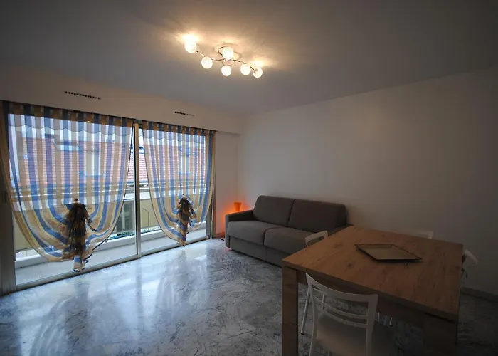 Le Minerve 3p Deb5515 * カンヌ