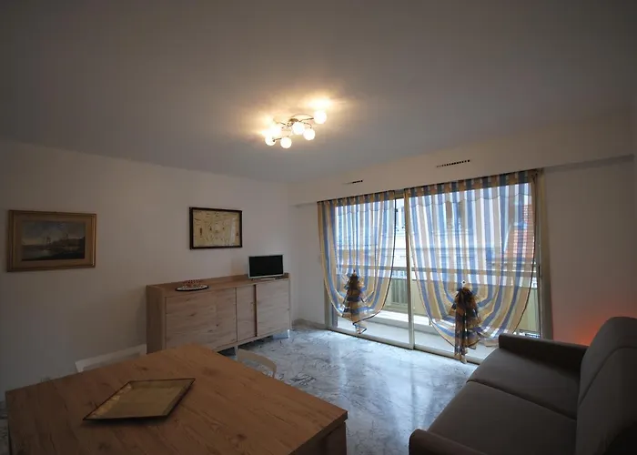 アパート Le Minerve 3p Deb5515